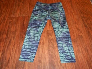 Athleta Girl girls size M medium 8 - 10 leggings Printed Chit Chat Capri MINT - Picture 1 of 4