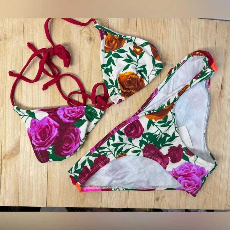 湿密封 花卉比基尼套装,带红色肩带。 全新带标签。 中号/底部小号/上衣 — 第 1/4 张图片