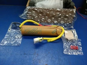 New GM 03 04 Vibe 19205568 Inflatable Restraint System Module Inflater Kit GG49 - Picture 1 of 2