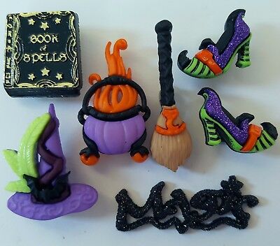 Craft Buttons WITCHES SPELL Halloween Witchcraft Wicca Shoes Book Dress It Up • 4.58€