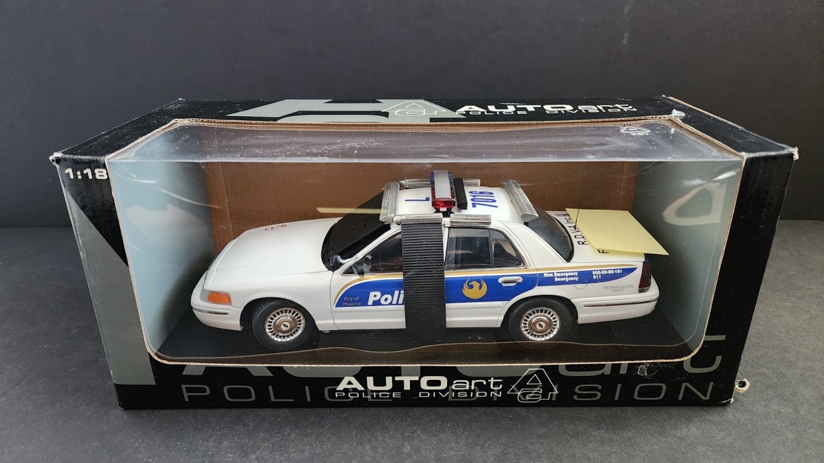 Autoart 1/18 CROWN VICTORIA POLICE パトカー Amazon | オートアート フォード クラウンビクトリア ポリスカー