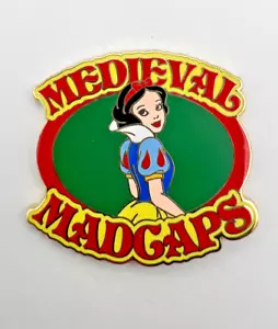 Prendedor de crucero Adventures by Disney ABD Blancanieves - Madcaps medievales río Rin - Imagen 1 de 4