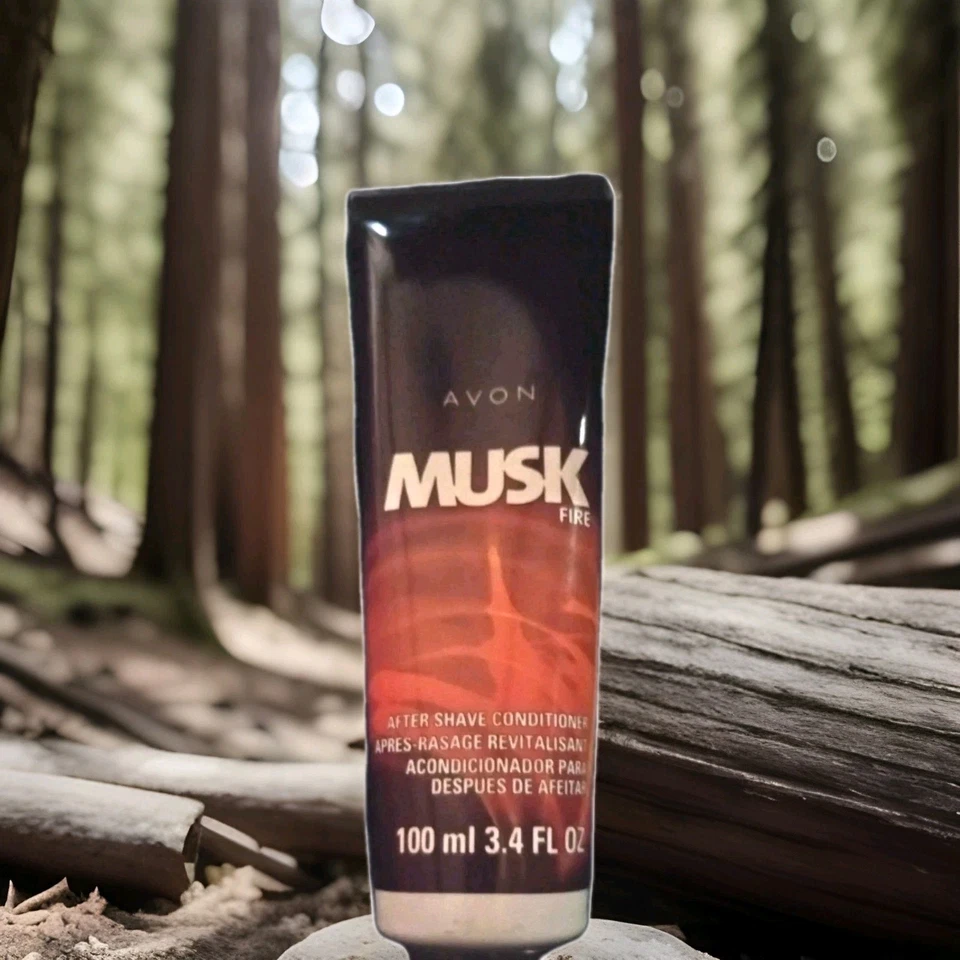 Nueva crema acondicionadora para después del afeitado Avon Musk para hombre Foto 1 de 1