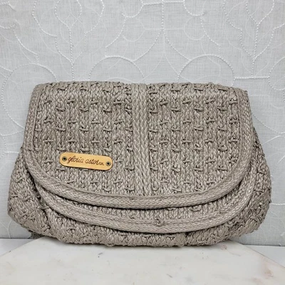 Bolso sin asas muñeca tejida Gloria Astor 11" gris sobre solapa ganchillo años 70 de colección Foto 1 de 4