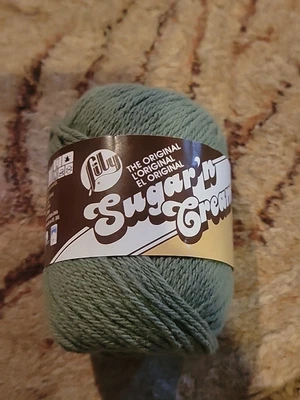 Hilo Spinrite Lily Sugar'n Cream - Sólidos - Verde Salvia 102001 Foto 1 de 3