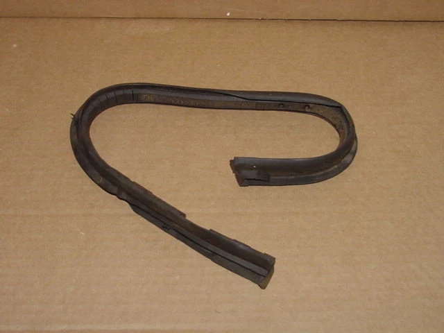 50 Plymouth DeLuxe 1949 especial de lujo nuevo en stock MoPar ala de ventilación banda meteorológica Chryco  Foto 1 de 1