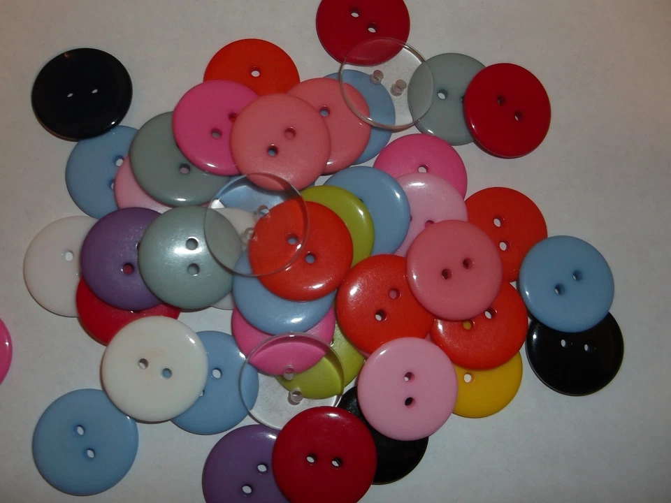 (Buy 4 Get FREE Post) 50 x Large Round 23mm Sewing Resin Buttons for Cardmaking