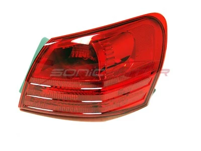Luz trasera derecha para pasajero Nissan Rogue 2008-2013 Foto 1 de 2