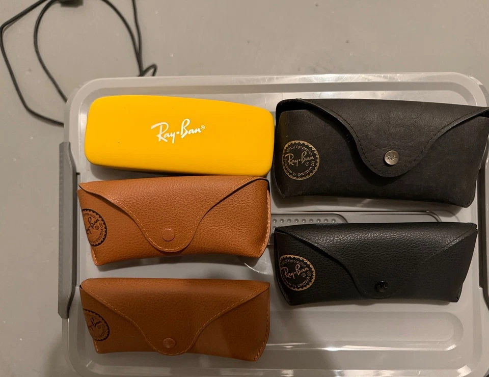 Lote de 4 gafas de sol Ray Ban negras gafas duras suaves estuches vacíos Foto 1 de 1