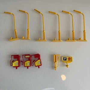 Matchbox Motorcity Spare Parts - Street Lights, Gas / Petrol Pumps Vintage 80’s - Picture 1 of 11