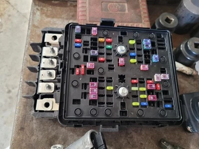 Chassis ECM Power Supply Includes Fuse Box Fits 22 GRAND WAGONEER 2021723 - Image 1 of 4