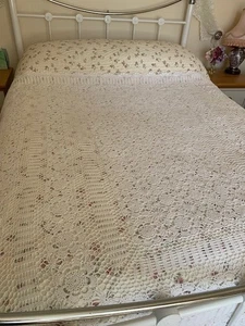Vintagewhite lace bed cover - Picture 1 of 2