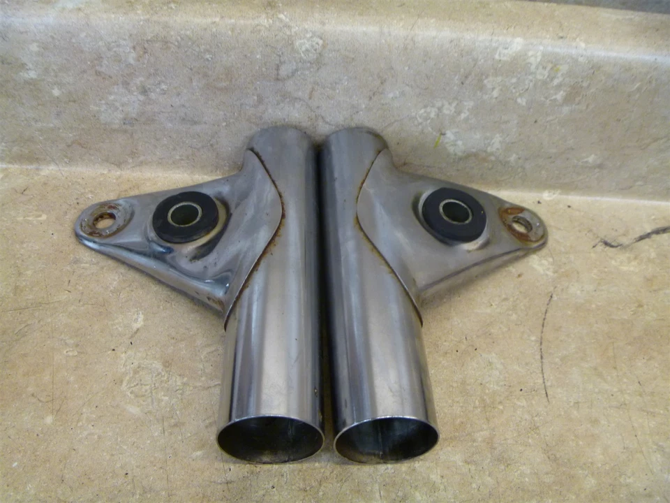 Par de montaje de faros de horquilla usados Kawasaki 400 KZ KZ400S KZ400-S 1975 vintage KB74 Foto 1 de 4