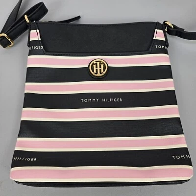 Bolso Bandolera Tommy Hilfiger Rayas Negro y Rosa con Logo Dorado Correa Ajustable Foto 1 de 4