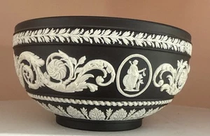 Wedgwood Black Jasperware Arabeque Bowl Estate Item. Striking Design Well Marked - Picture 1 of 16