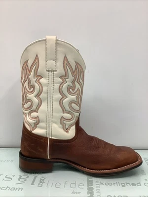 BOTAS LAREDO RANCHER WESTERN BLANCAS HOMBRE PUNTERA CUADRADA TALLA 11 EW, USADAS. Foto 1 de 4
