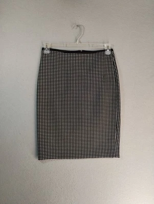 Falda lápiz para mujer White House Black Market 2 negra blanca geométrica cremallera trasera Foto 1 de 4