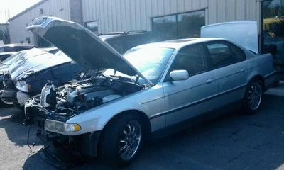 Vidrio de ventilación de puerta trasera del conductor de un solo panel para BMW 740i 252471 95-01 Foto 1 de 4