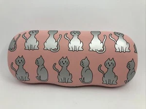 NEW Pink And Silver Cat Posing  Kids Hard Metal Clamshell Eyeglasses Case - Picture 1 of 7