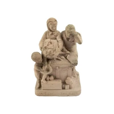Figura de colección 1941 John Rogers miniatura "pesando al bebé" P. W. Baston Foto 1 de 4