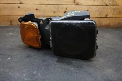 Right Passenger Headlight Turn Signal Lamp Assembly OEM 15951164 Hummer H3 06-10 - Image 1 of 4