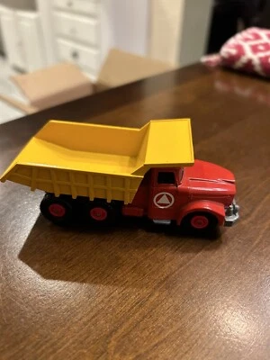 Matchbox King Size - (No. 19) - Scammell Tipper Contractor - Red/Yellow - No Box - Image 1 of 4