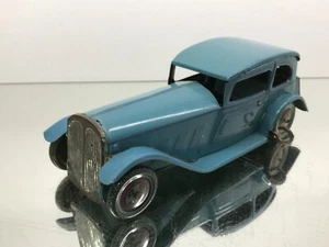 WELLS ENGLAND XY-1142 2 DOOR COUPE TIN TOY CAR LIMO - WIND UP -BLUE 1:24- GOOD - Foto 1 di 10
