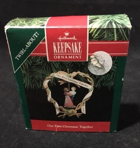 Hallmark Keepsake Ornament 1991 Our First Christmas Together  - Imagen 1 de 5