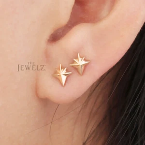 14K massives Gold kleine minimalistische Pfeil Ohrstecker - The Jewelz - Bild 1 von 4