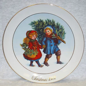 "Sharing The Christmas Spirit" 1981 Avon Christmas Memories Plate Series 1st Ed. - Picture 1 of 1