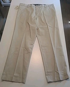 Pantaloni kaki Dockers firmati Iron Free beige pieghettati vestibilità classica 40x32 Flex nuovi con etichette - Foto 1 di 11