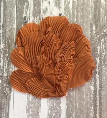 Almohadilla de flores con textura de sombrerería antigua vintage color marrón caramelo Foto 1 de 4