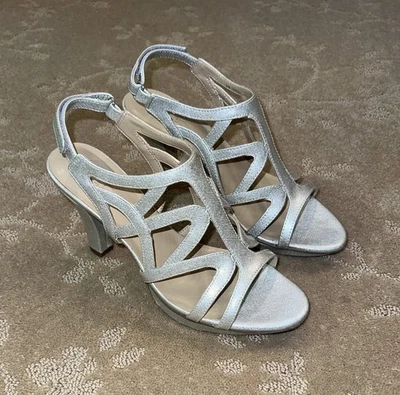 NWOB Naturalizer Danya Silver 4” Heels, Sz 8 - Image 1 of 4