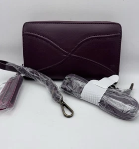 Save The Girls Green Touch Screen Crossbody Purse RFID STG Wallet Phone Case NWT - Picture 1 of 12