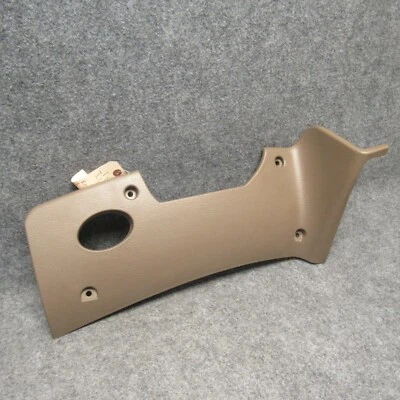 2000-2002 Saturn SL Sedan LH Drivers Joelho Bolster Acabamento Painel Bronzeado OEM 50979 - Imagem 1 de 4