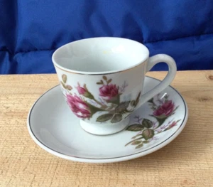 Unmarked Bone China Teacup and Matching Saucer - Vintage - Picture 1 of 13