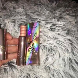 Palo de Resaltar Efectos Místicos Cuerno Unicornio Too Faced - Sueños Unicornio - Nuevo en Caja - Imagen 1 de 6