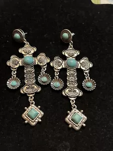 Silberfarbene & künstliche Türkis GROSSE Hänger Kreuz Chandelier Ohrringe - Bild 1 von 3