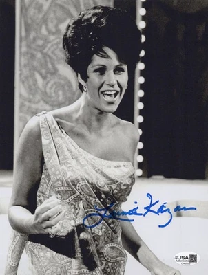 FOTO ACTRIZ Y CANTANTE 8x10 firmada a mano por LAINIE KAZAN autógrafo certificado de autenticidad JSA Foto 1 de 2