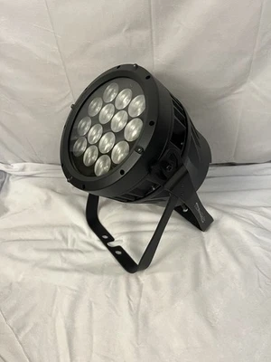 CHAUVET Professional COLORado-2 Quad Zoom SOLID INDOOR/OUTDOOR WASH LIGHT - Image 1 of 4