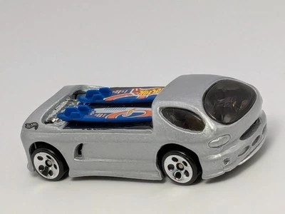 Mattel Hot Wheels 2000 primera edición #5 DEORA II 2000 plateado/gris con tablas de surf Foto 1 de 4