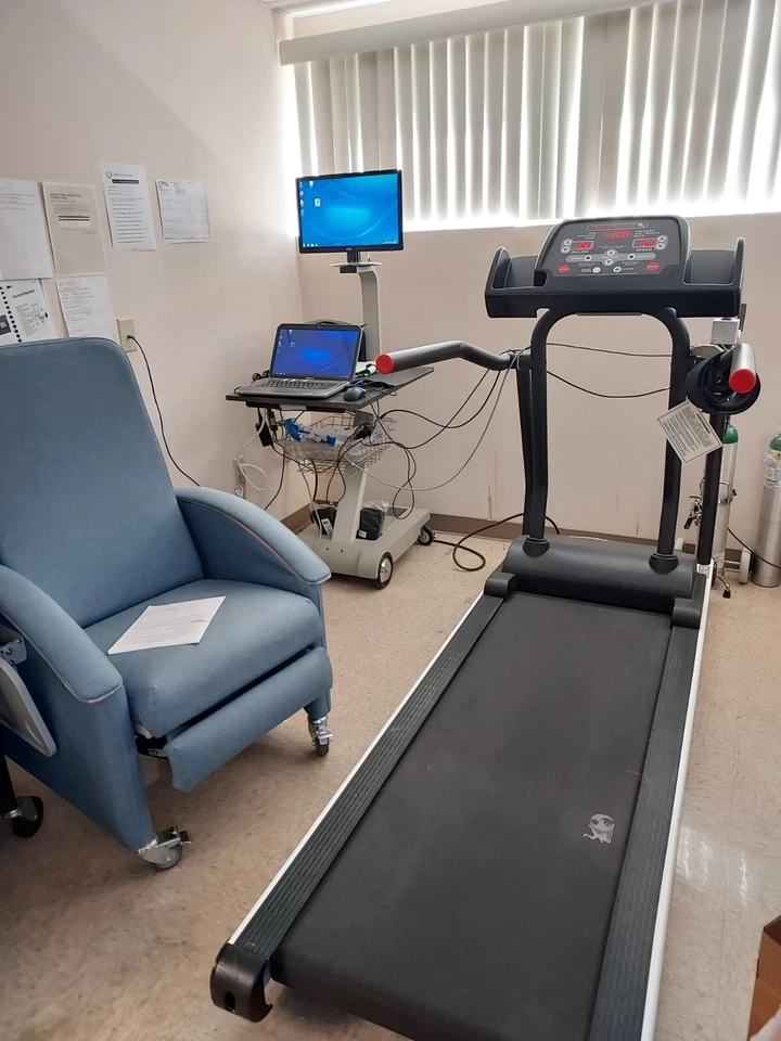 Trackmaster TMX 425c Treadmill with Computer and Nassif stress testing software. - Image 1 of 1