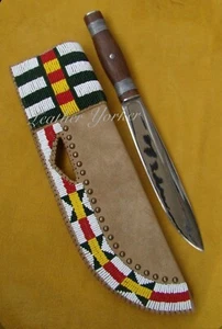 Antiguo Cuchillo Hecho a Mano Estilo Sioux Cuentas Indio Nativo Americano Vaina S839 - Imagen 1 de 3