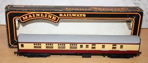 Mainline OO Gauge - BR BSK Coach Brake/2nd, Cream Crimson, 37-102, Boxed - Picture 1 of 7