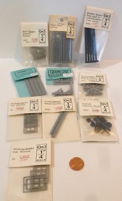 GRANDT LINE Group of 10 DOLLHOUSE MINIATURE  1/4" SCALE ITEMS - Image 1 of 2