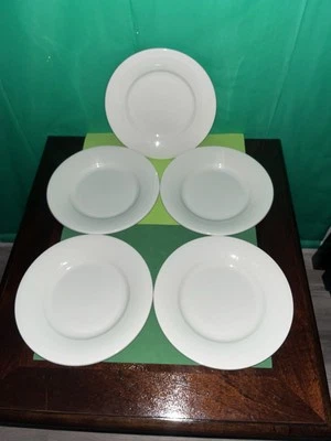 Juego de 5 platos de cena Pottery Barn de porcelana blanca de borde ancho Foto 1 de 4