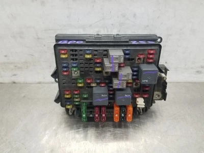 GMC SIERRA 2500HD SLT 2001 caja de fusibles motor 6,0 L  Foto 1 de 4