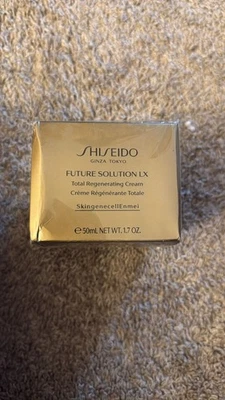 Crema Regeneradora Total Shiseido Future Solution LX 50 ml/1,7 oz. Foto 1 de 4