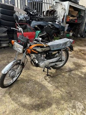 Honda cg 125 black - Image 1 of 4