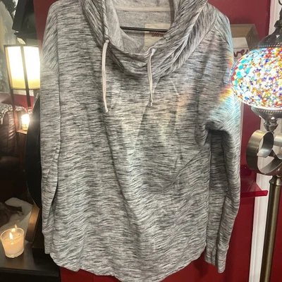 Túnica deportiva gris mediana Mossimo para mujer  Foto 1 de 4